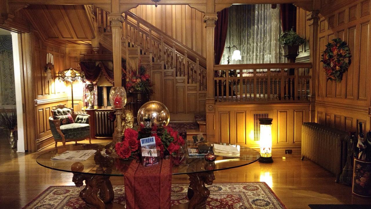 Couette-café Alexander Mansion Bed & Breakfast