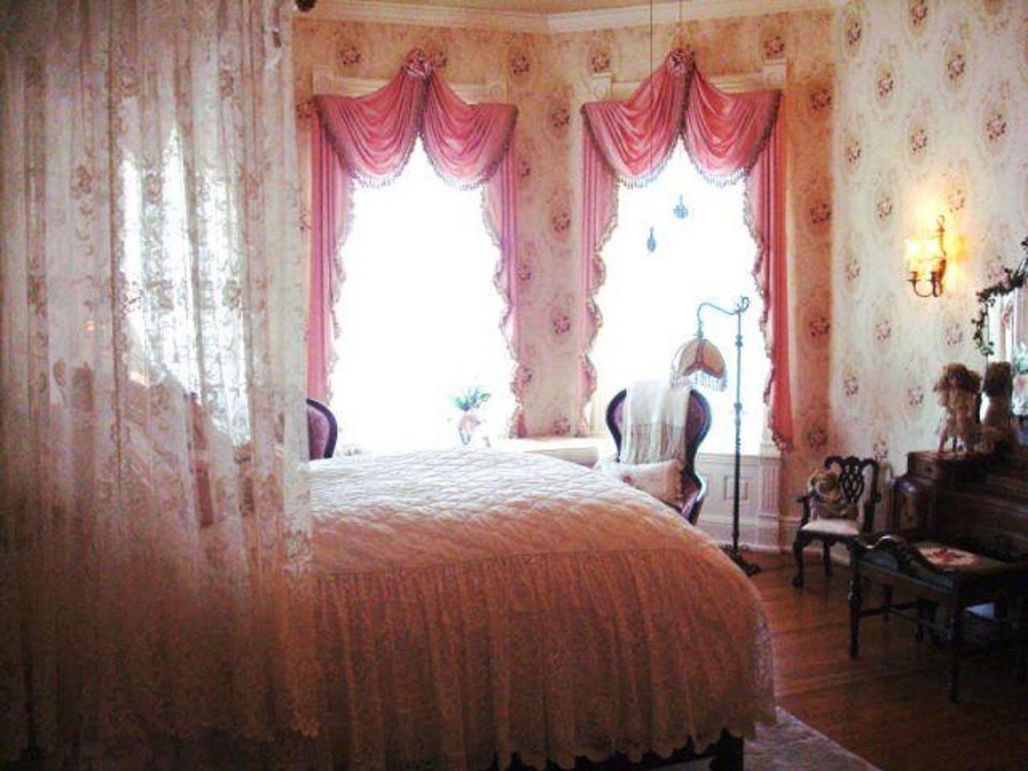 Bed & Breakfast Alexander Mansion Bed & Breakfast Winona