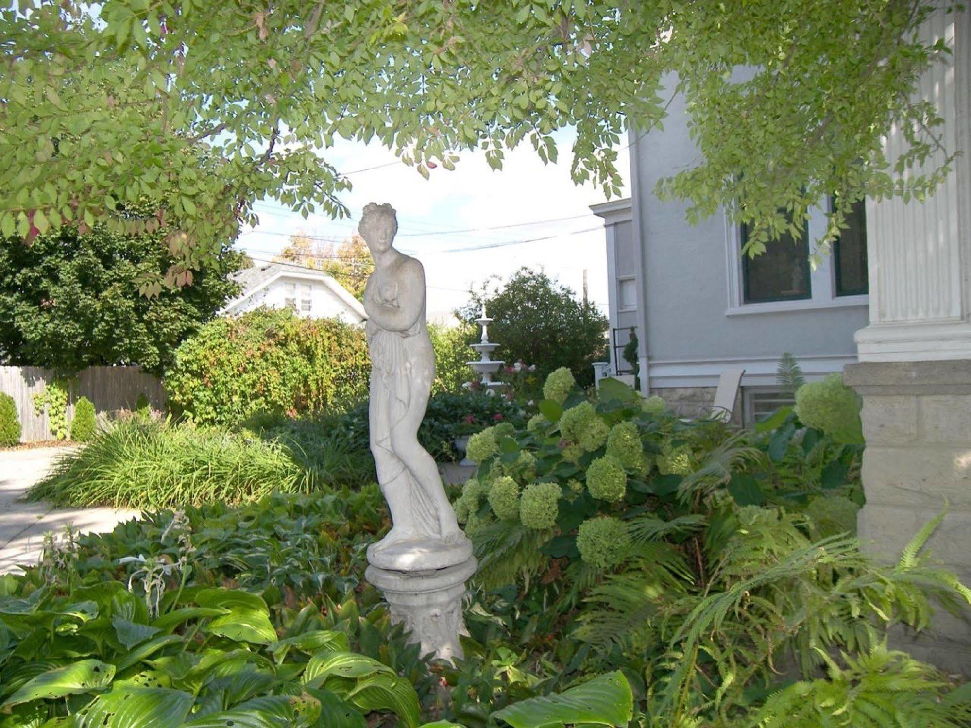 Alexander Mansion Bed & Breakfast Winona